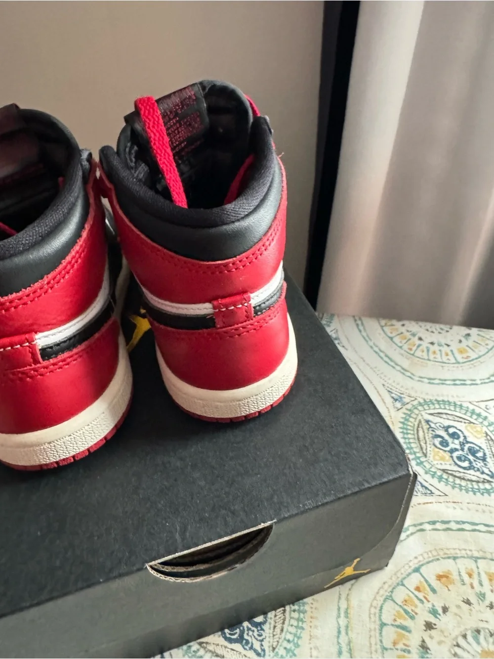 Jordan Retro High OG Nike Kids Black, White & Red High-Top Sneakers